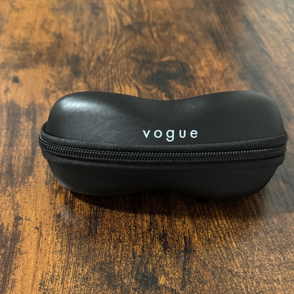 Vogue Black Zippered Eyewear Case